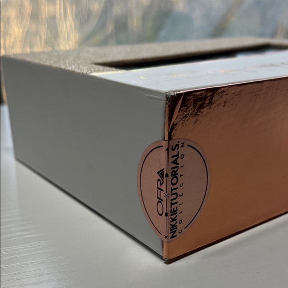 OFRA x NikkieTutorials Glam Set in Gold and White - Picture 4 of 6